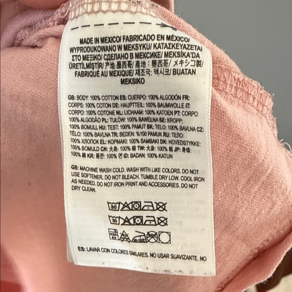 Vans Men's Light Pink Short-Sleeve Pocket Tee with Small Chest Logo